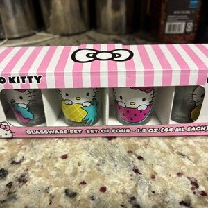 Hello Kitty Pink and White Glassware Set